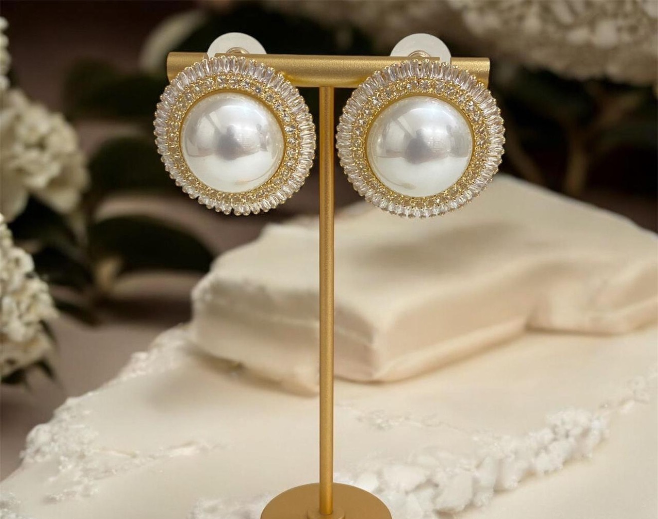 American Diamond - Ad Pearl Tops (REER-10)