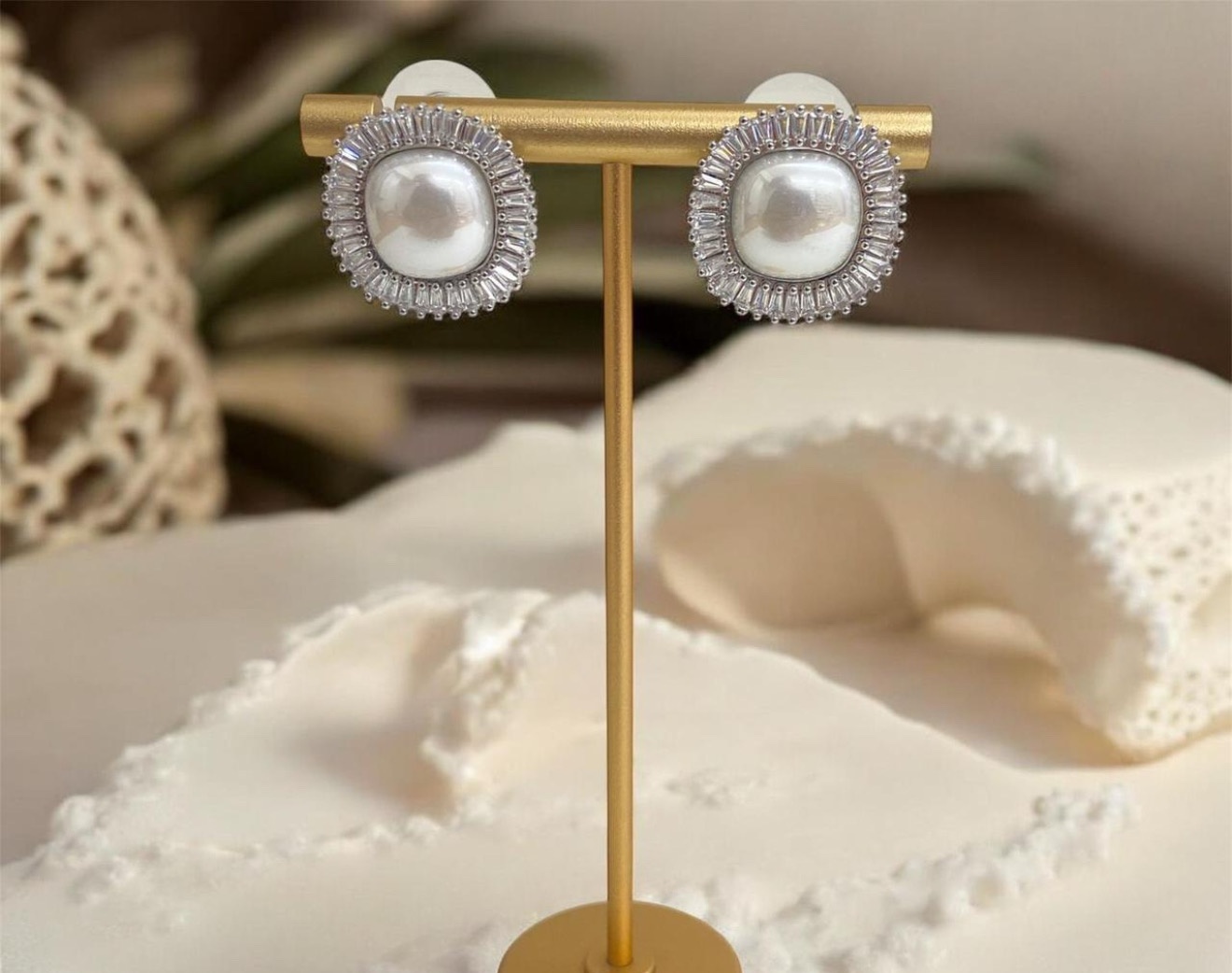 American Diamond - Ad Pearl Tops (REER-25)