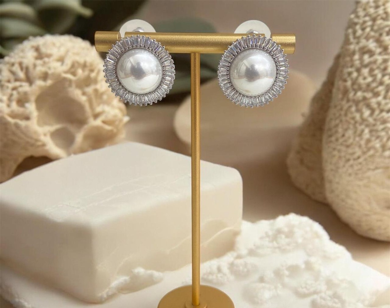 American Diamond - Ad Pearl Tops (REER-26)