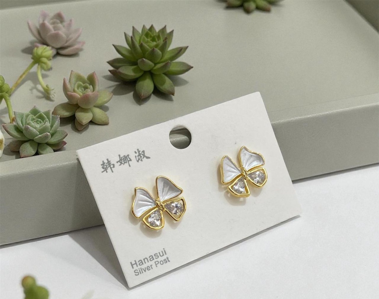 Stud Earrings (YLLER-32)